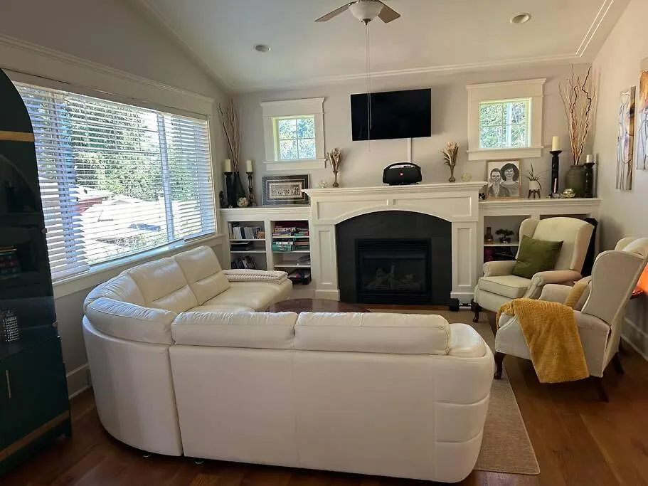 Bright Spacious Entire Home With Kids Backyard Set Βικτώρια Σπίτι διακοπών