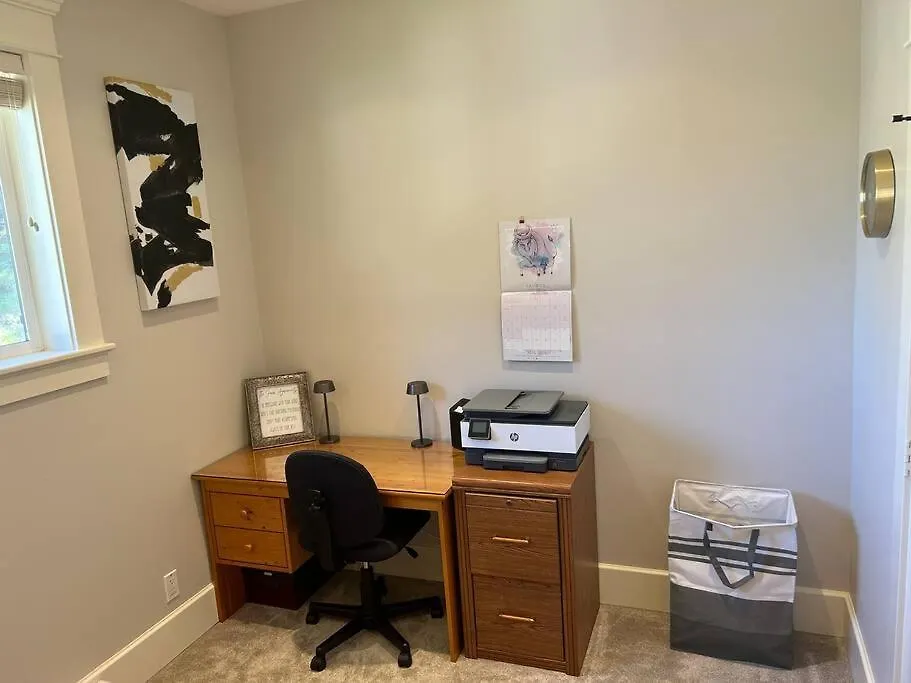 Bright Spacious Entire Home With Kids Backyard Set Victoria