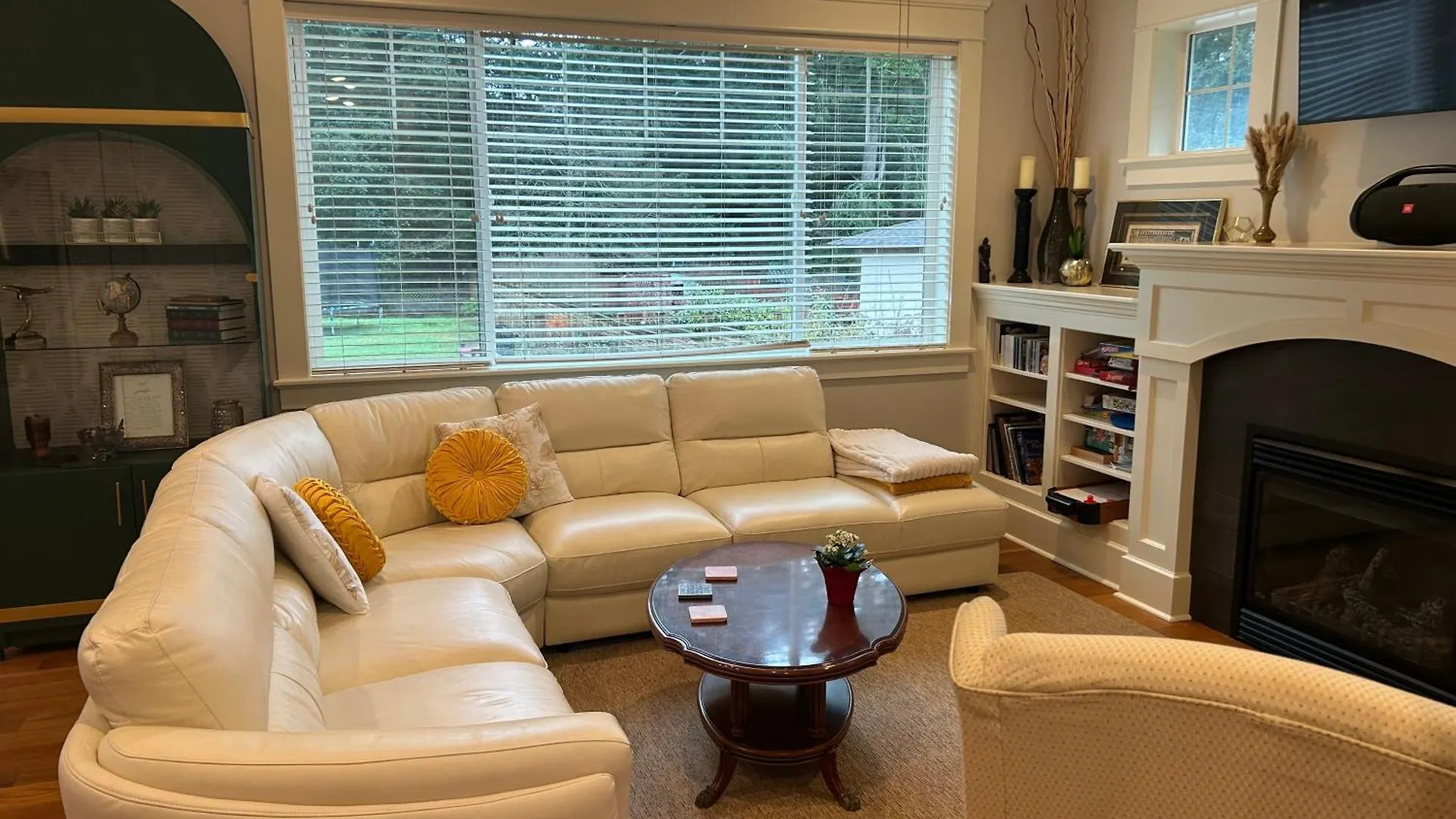 Bright Spacious Entire Home With Kids Backyard Set Victoria Feriehus